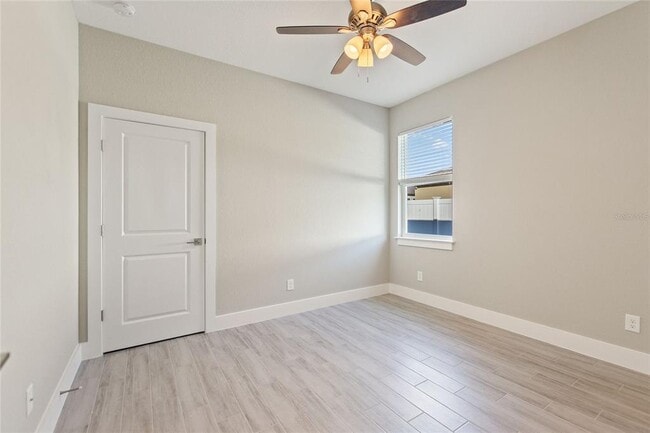 Building Photo - 119 Tulip Ln