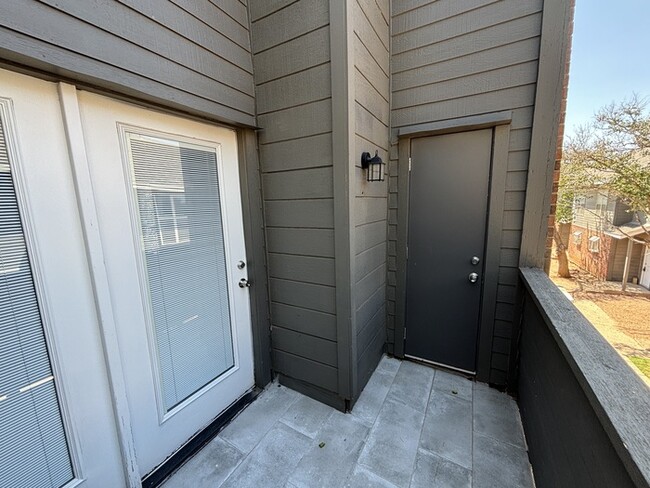Building Photo - 1 bed 1 bath at Sagewood Condominiums
