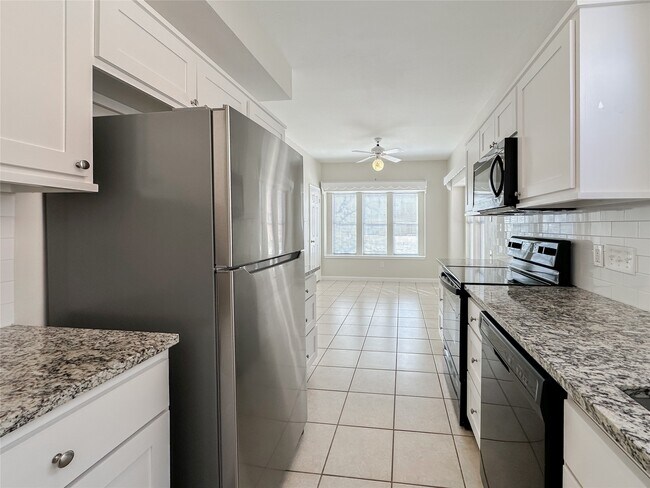 Building Photo - 5515 Strack Rd