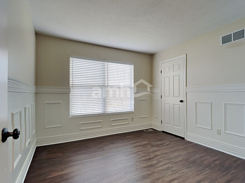 Building Photo - 1232 Ben Avon