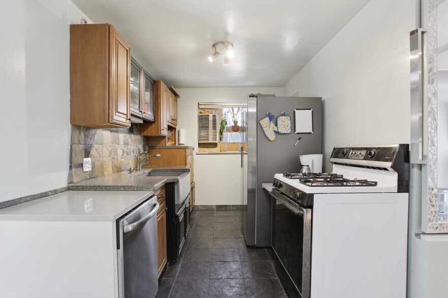 Building Photo - 35 S Meade St