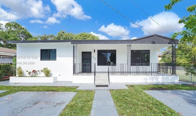 Building Photo - 1918 NW 19th Ave