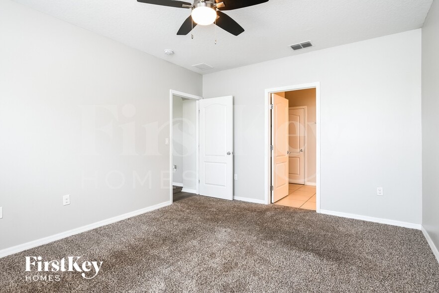 Building Photo - 5836 Grey Heron Dr