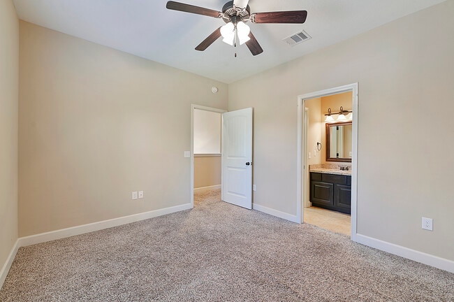 Building Photo - 1406 Lemon Tree Ln