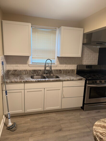 Building Photo - 18675 Beland St