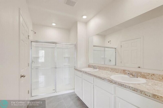 Building Photo - 12259 Rimini Wy
