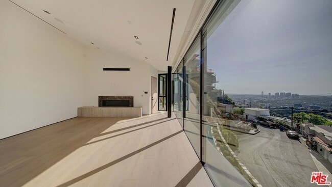 Building Photo - 8765 Hollywood Blvd