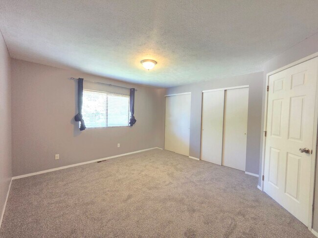 Building Photo - $2,700 - 4 Bed / 2 Bath Beautiful Home in Indian Trail