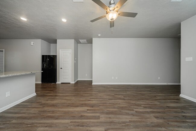 Building Photo - Where Style Meets Comfort: Elevate Your Li...