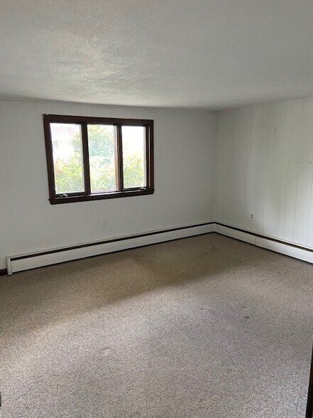 master bedroom - 404 Washington St