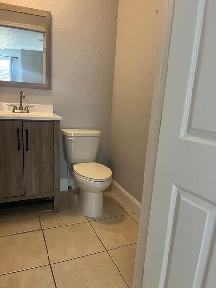 Building Photo - 309 Avanda Ct