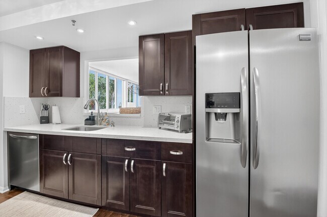 Building Photo - 4750 S Ocean Blvd
