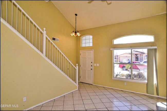 Building Photo - 12107 Valley Quail Dr