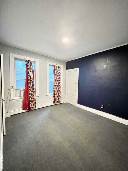 Building Photo - 36 Calumet St