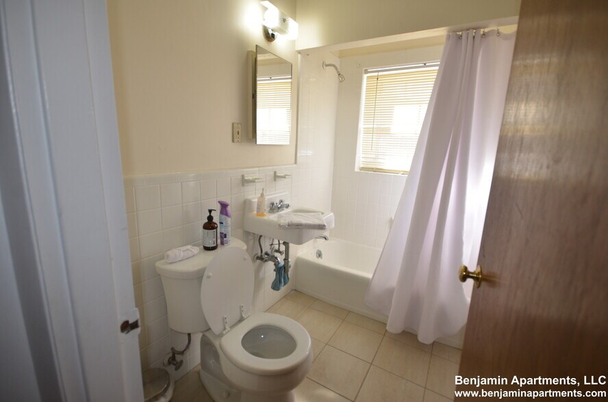 Building Photo - 3 Brattle Dr