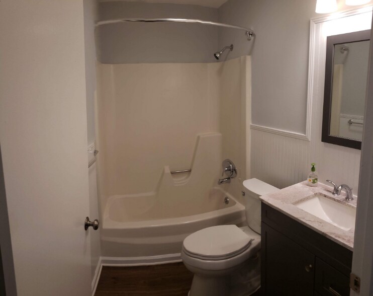 Building Photo - 4450 Township Dr