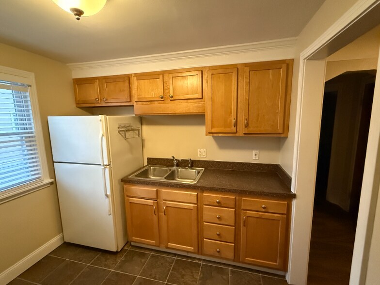 Building Photo - 369 Potters Rd