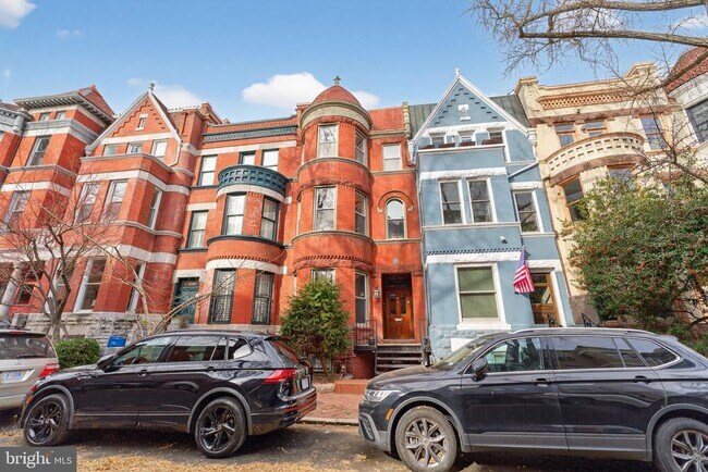 Building Photo - 1731 Riggs Pl NW