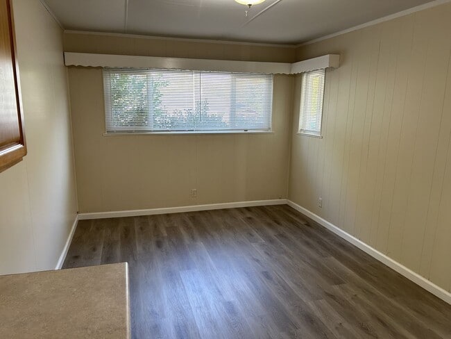 Building Photo - Remodeled 3 Bedroom, 2 Bath Home