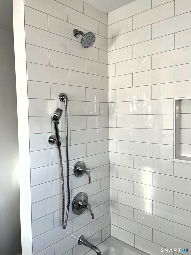 Building Photo - 98 Wooster St