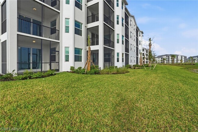 Building Photo - 15375 Grn Acrs Ave