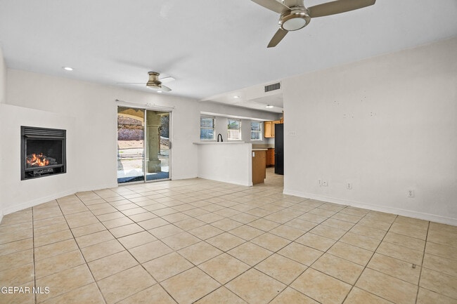 Building Photo - 8813 Polaris St