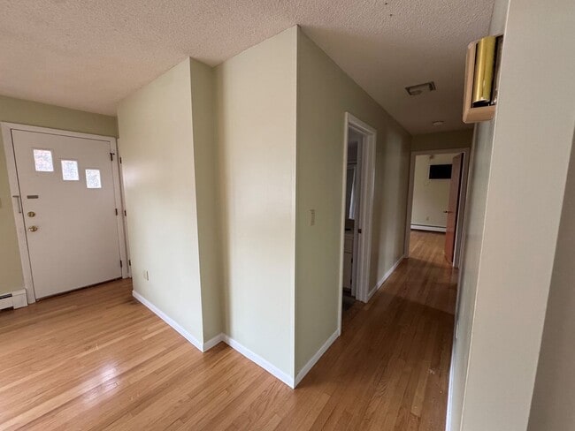 Building Photo - Upgraded 3 Bedroom Home with Garage and Ba...