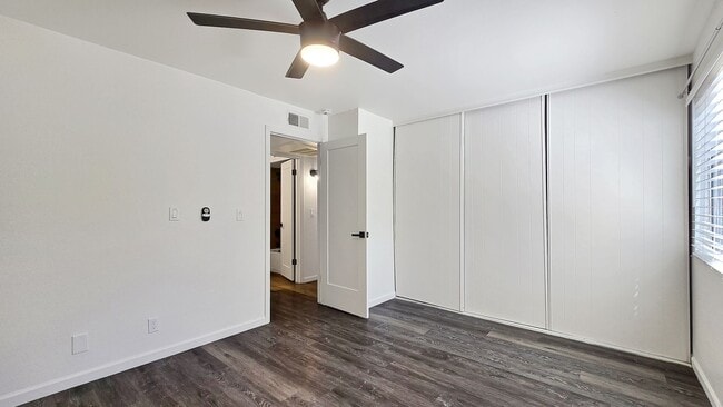 Building Photo - Pleasant 2b/2ba Condo in Wonderful South S...