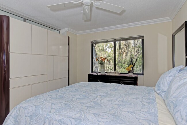 Building Photo - CHARMING PELICAN COVE CONDO!