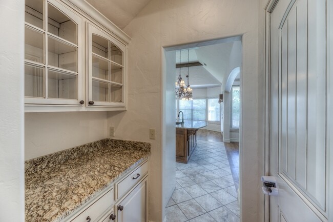 Building Photo - 11841 S Pittsburg Ave