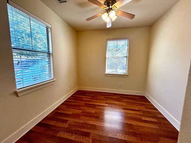 Building Photo - 611 Franklin Blvd