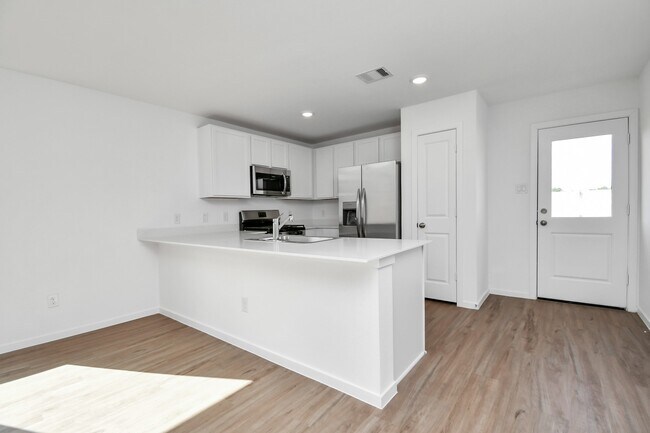 Building Photo - 18602 Cepagatti Dr