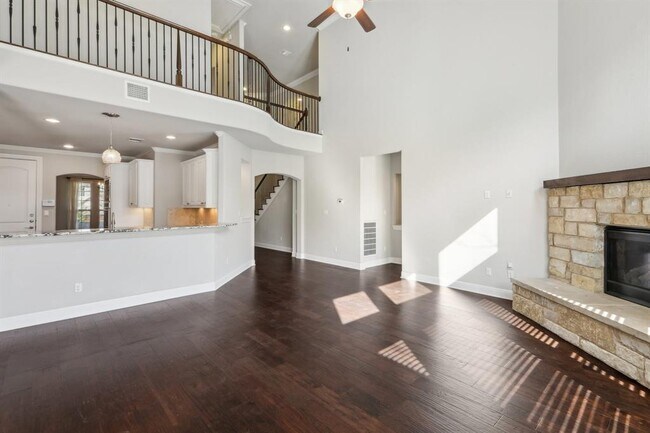Building Photo - 3501 Venezia View