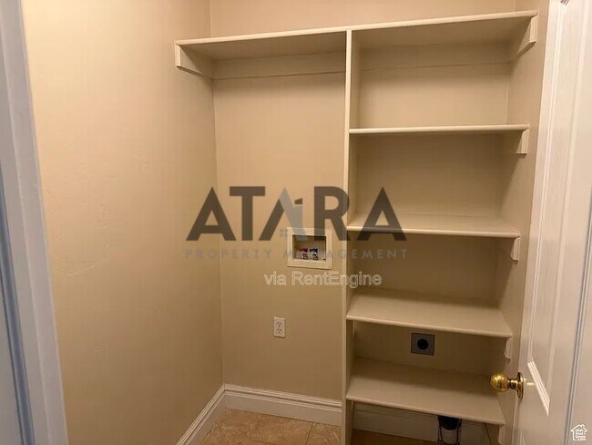 Building Photo - 941 Fremont Rd