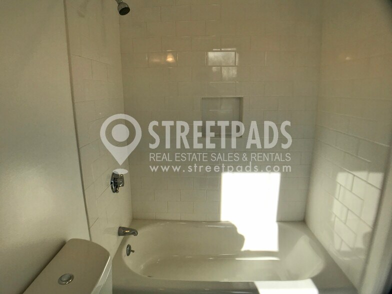 Building Photo - 15 Langdon St