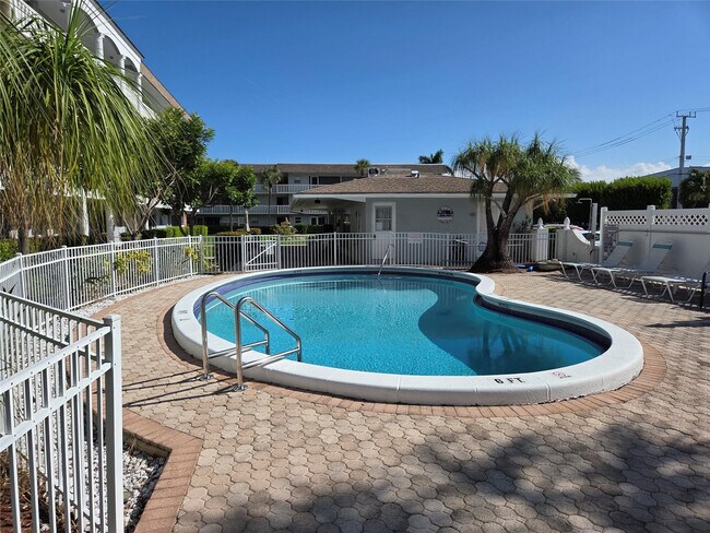 Building Photo - 1971 SE 5th Ct