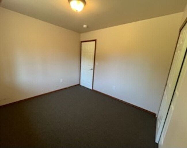Building Photo - 3 bedroom Rambler off of Agate