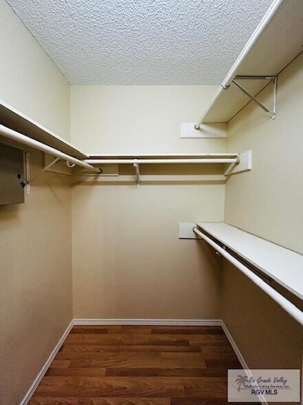 Building Photo - 944 Alta Mesa Blvd