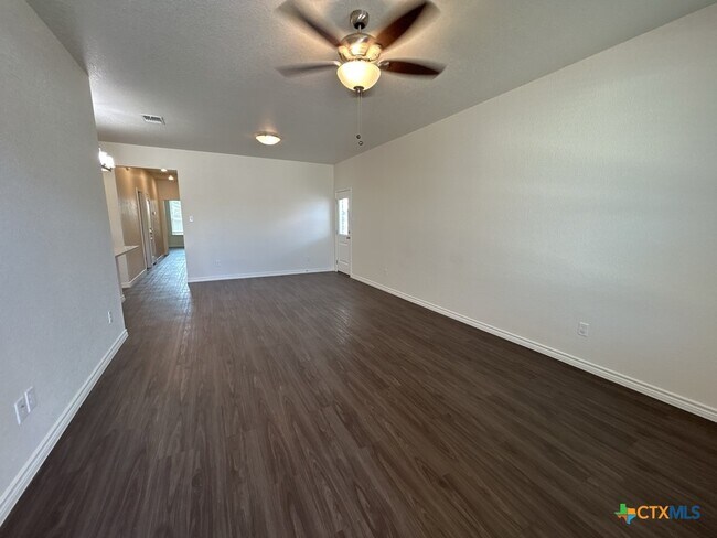 Building Photo - 5110 Rose Gdn Lp