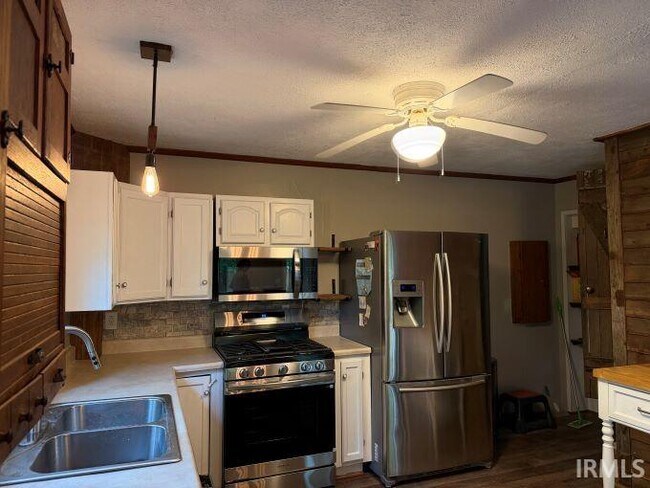Building Photo - 5870 IN-46