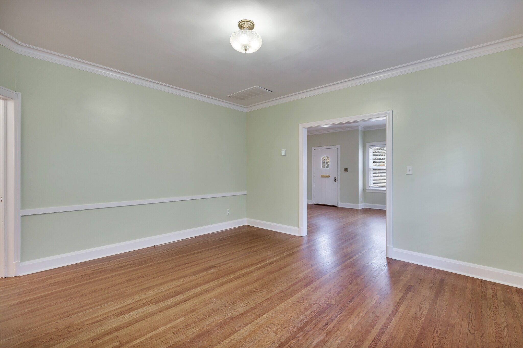 Building Photo - 109 E 26th Pl