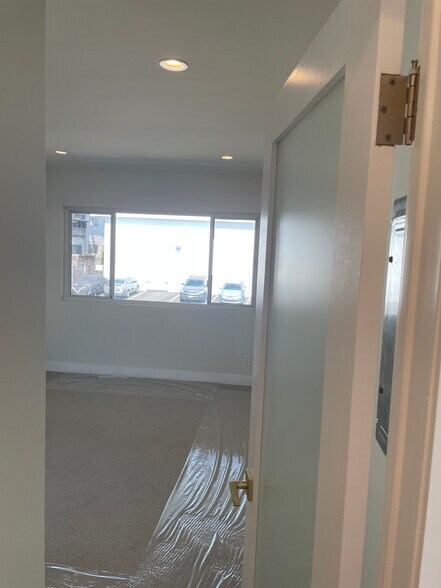 Building Photo - 229 Bicknell Ave
