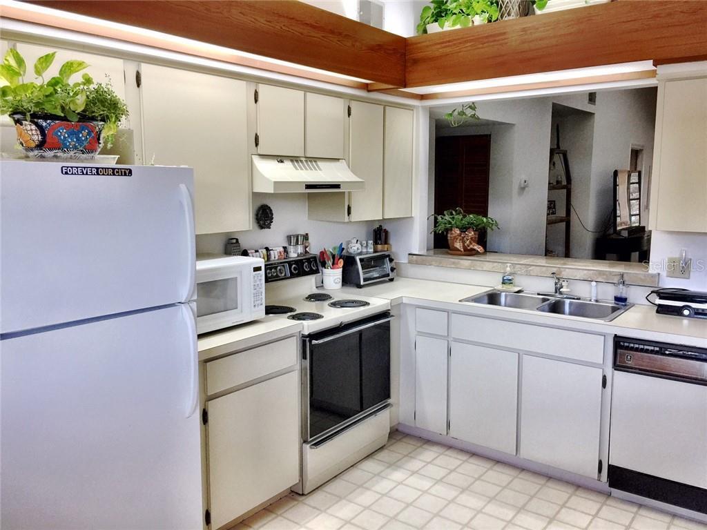 New stove w microwave not shown - 4438 Middlebrook Rd