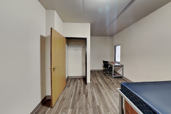 Building Photo - 215 Stanton Ave