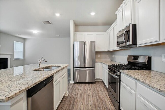Building Photo - 212 Ridge Valley Dr