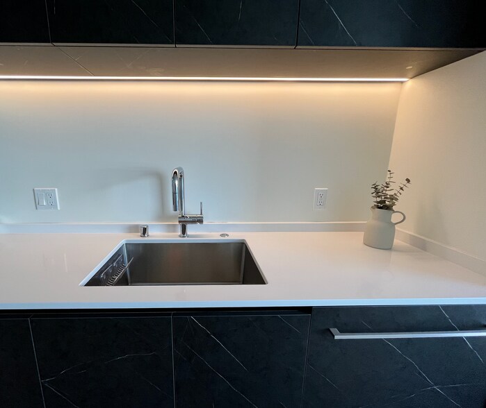 Kitchen - 230 7th St