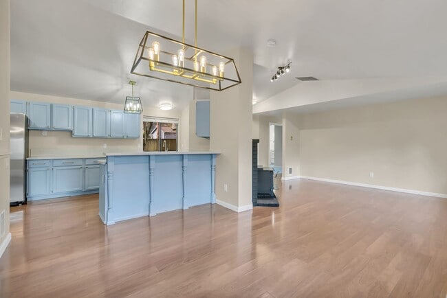 Building Photo - ONE LEVEL LIVING in Peaceful & Private Location!