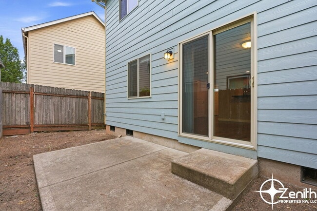 Building Photo - 5618 NE 74th Ct
