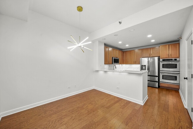 Building Photo - 1841 S Calumet Ave