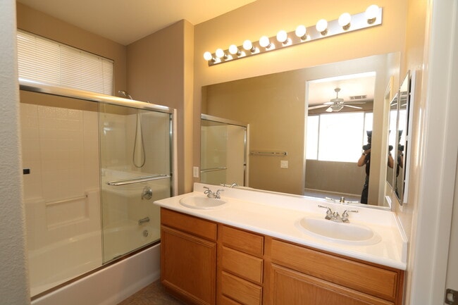 Building Photo - * Single Story * Southwest * Near Beltway * Shopping *